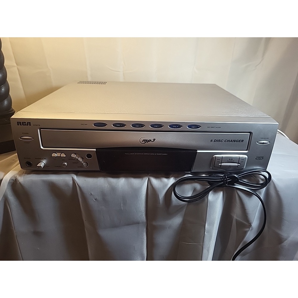 RCA 5-Disc CD Changer, model RP8078 Powers On Silver Powers On No Remote